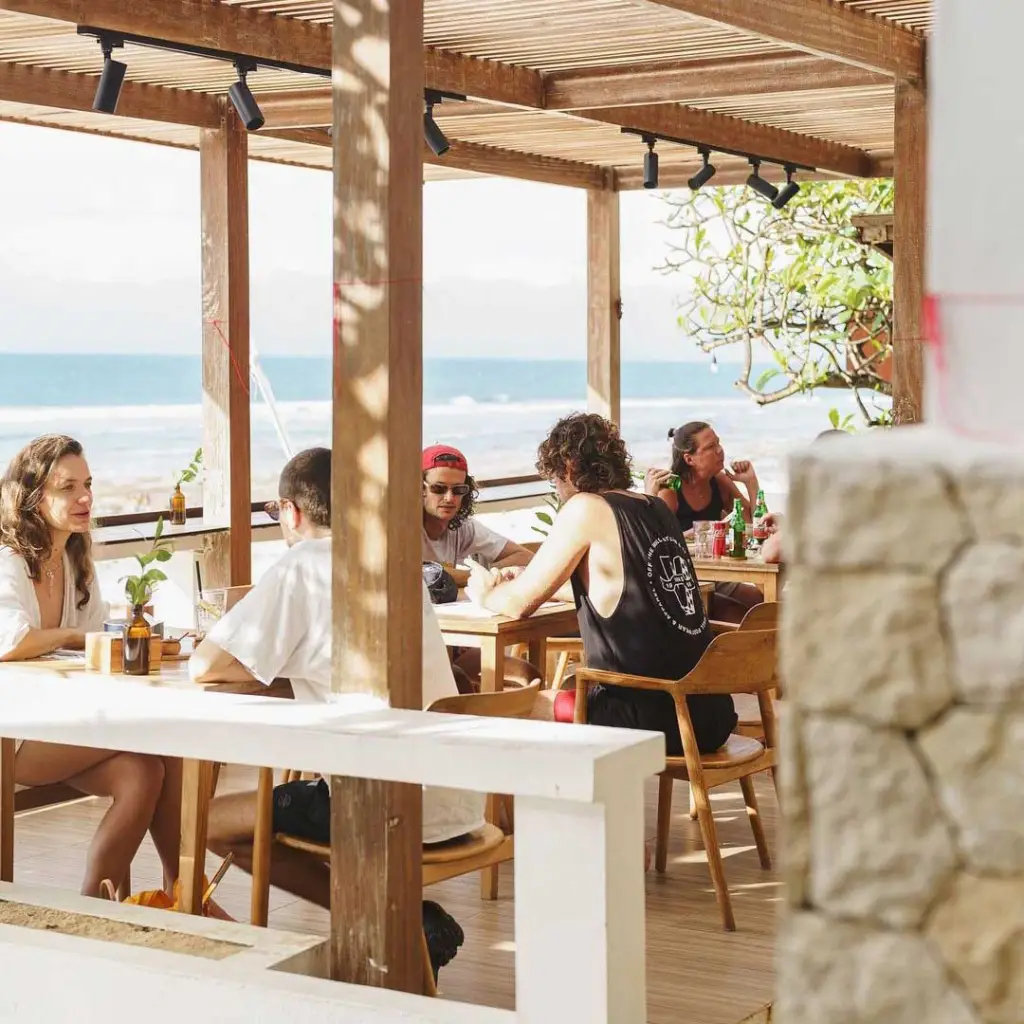 Coastal Chic: Beach Cafe